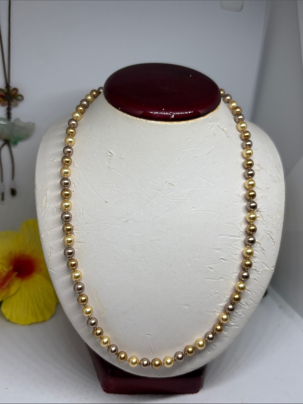 5mm Swarovski tricolor gold tone Pearl Necklace. Made with 14K gold clasp.